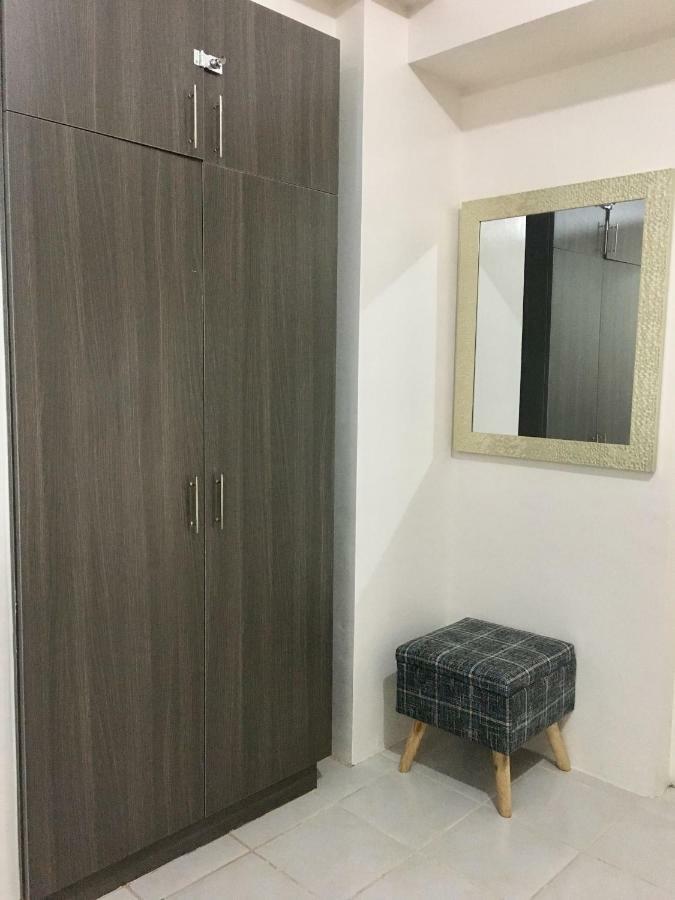 Sofia's Tagaytay Getaway Apartment *